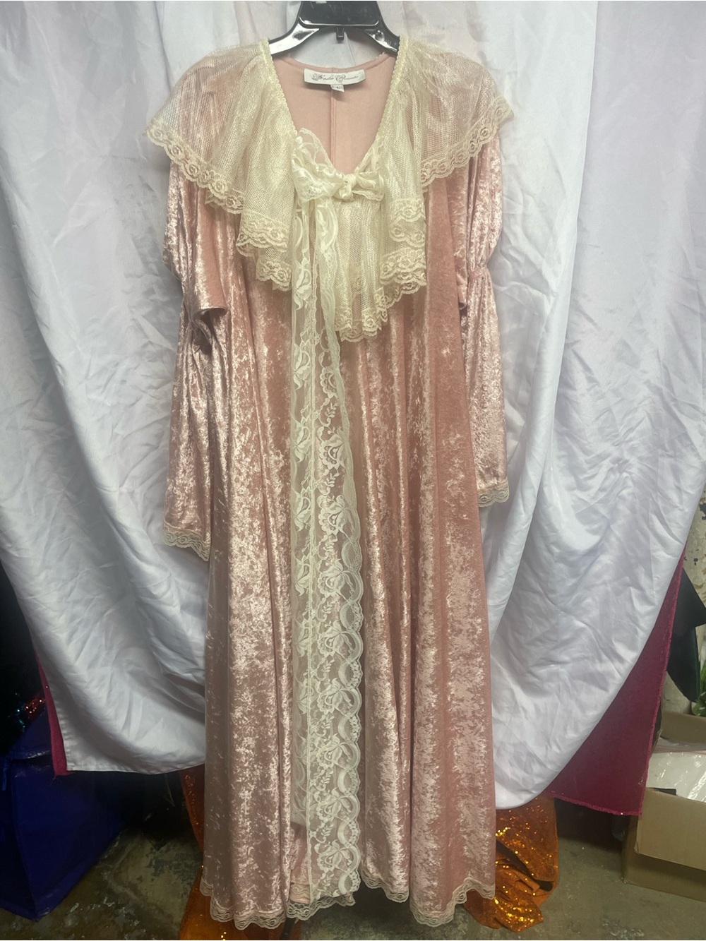 Hopeless romantic vintage robe